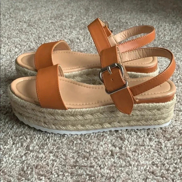 Cognac Brown Wedge Sandals Size 7.5 NEW - Picture 3 of 9